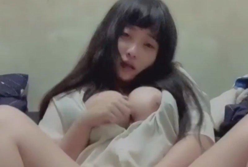 远拍露鲍指尖挑逗封面图