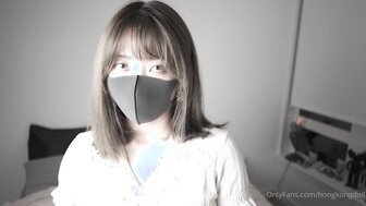 香港極品美少女」自摳蜜穴呻吟呼喚男主 白絲誘惑腳交封面图