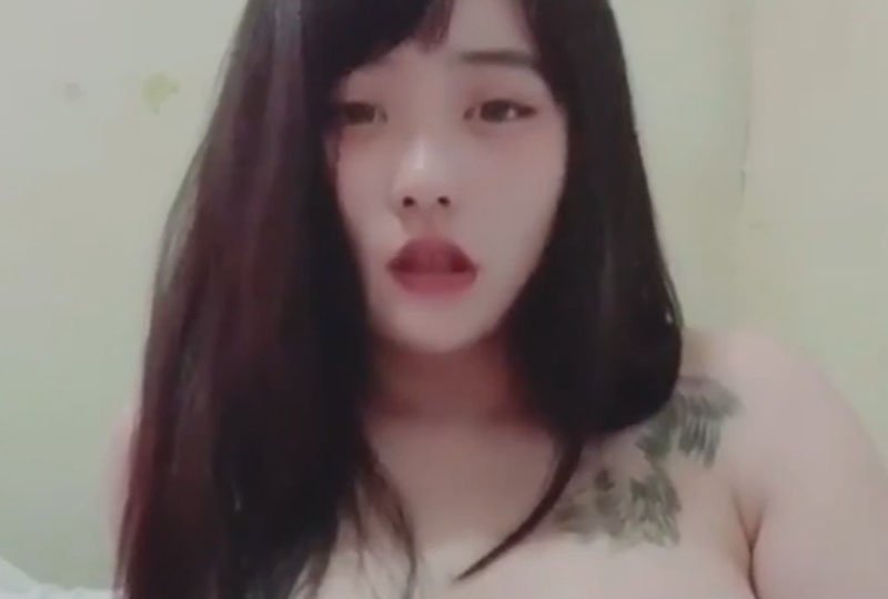 小秘书色诱老板封面图