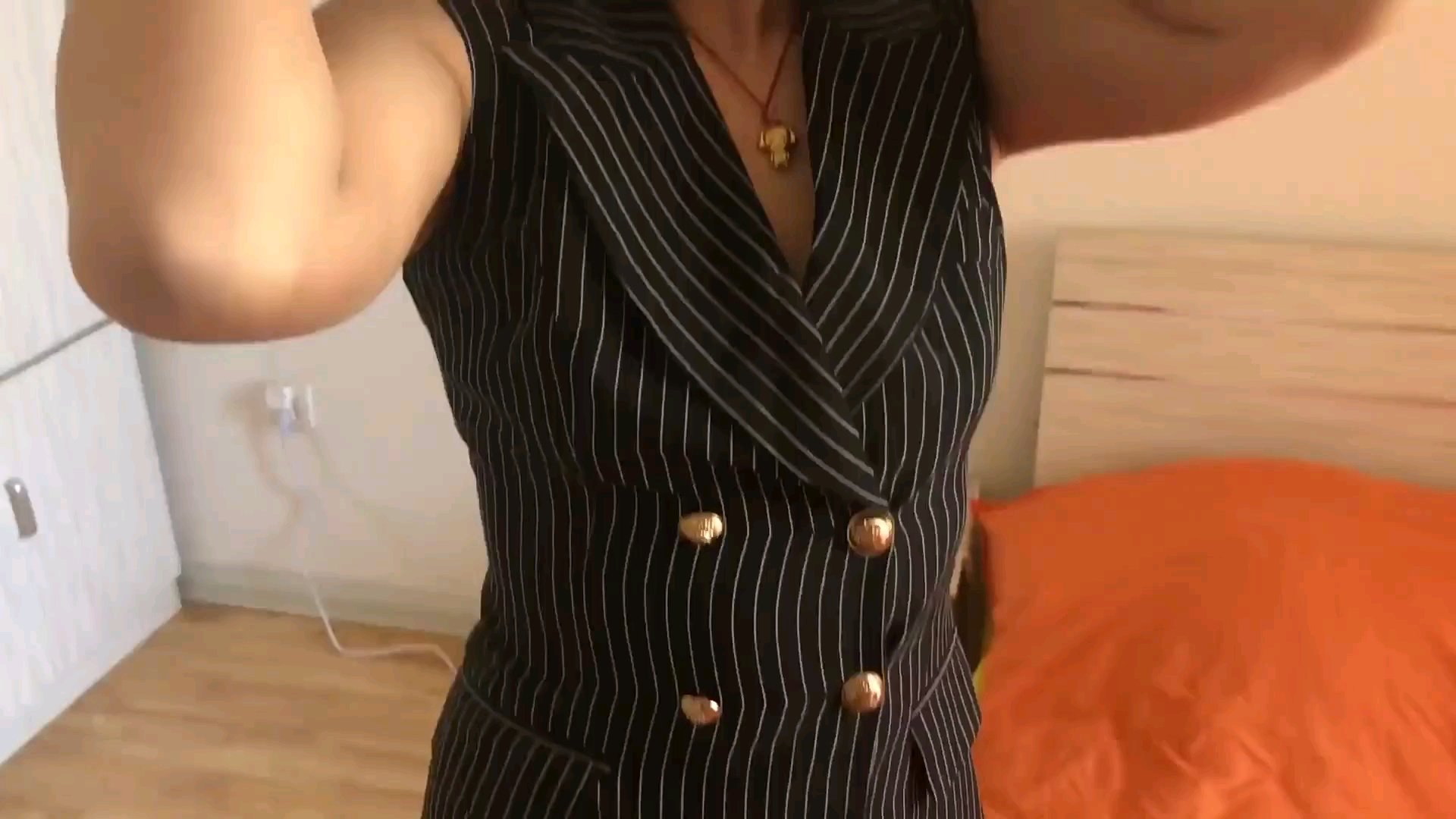 打完麻将后，被麻将馆老板娘留住，居然做这种事封面图