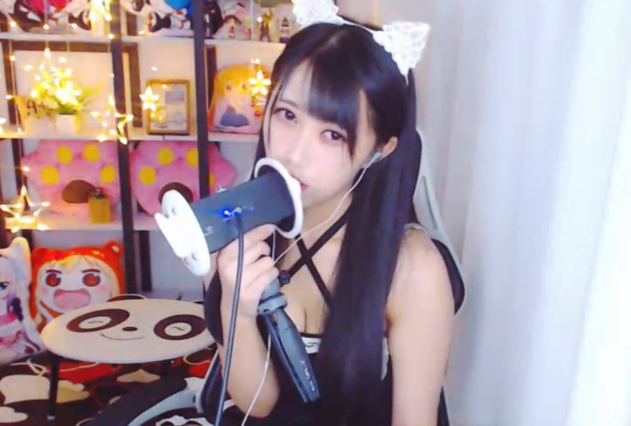 苏恩惠舔耳，asmr封面图