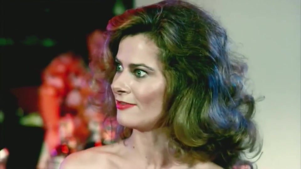 国）怪异的老人亲吻嬉戏女人的潮湿阴道。封面图