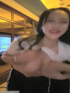 网红泄密❤️抖音68万女网红被同城榜一大哥约到KTV唱歌_勾引大哥包厢直接开干.封面图