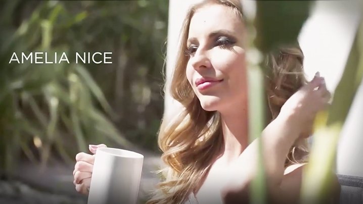 完毕美女模特为了满足对方互相舔吸。封面图