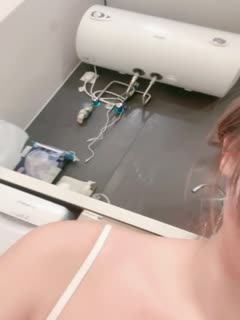 美女落九川付费直播极品辣穴自慰绣感...封面图