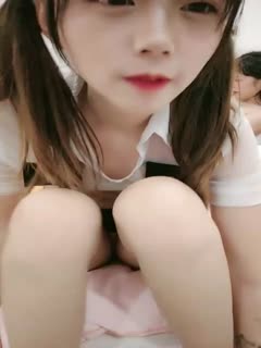 【清纯系天花板学生萌妹】放假和闺蜜赚钱大秀，双马尾一脸清纯......封面图