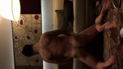 包臀连体裙大长腿美女秘书高级包厢被公司领导在地毯上啪啪潜规则.封面图