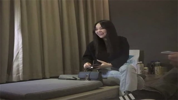 91沈先生高顔反差美女吃鸡啪啪前凸后翘大长腿封面图