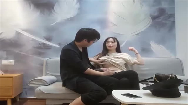 横扫外围约纹身兼职小妹啪啪封面图