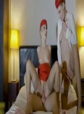 机长和性感美丽空姐双飞封面图