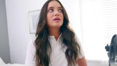 姐姐请求我操她封面图