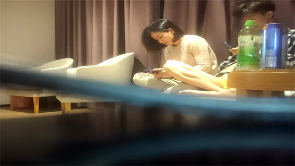 美容院工作良家少妇封面图