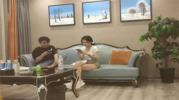 内射初次下海极品颜值小姐姐封面图