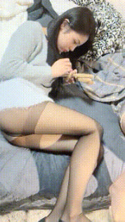 双飞高颜闺蜜哥哥快点射出来肤白貌美身材苗条鲍鱼粉嫩被大哥轮流无套输出封面图