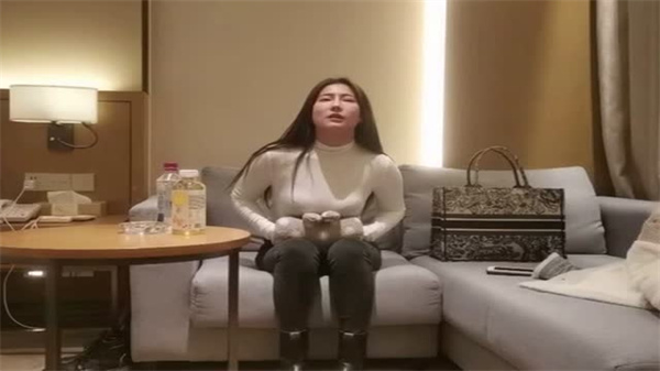 文轩探花长发小姐姐奶子真不小淫荡小骚货封面图