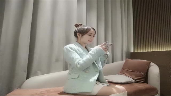 寻花深夜场高颜值气质妹子啪啪_封面图