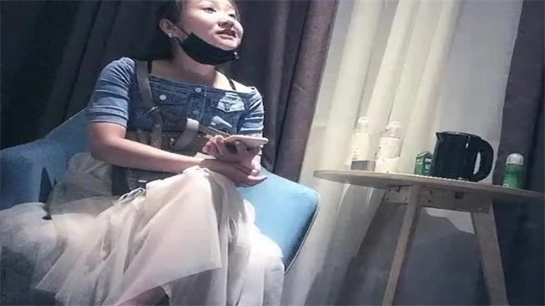 寻花偷拍-大屌魔人高价約了个苗窕大奶美御姐啪啪封面图