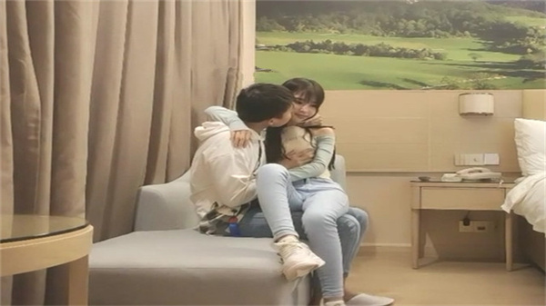 壹屌探花门票138高端外围兼职平面模特身材一级棒_封面图