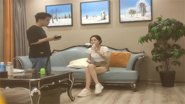 寻花偷拍-男主高价约了个顶级高端00后苗窕妹子封面图